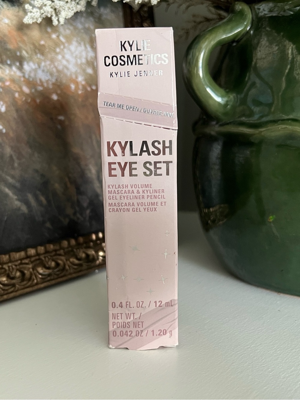 Kylie Cosmetics KyLash Eye Set
Mascara & Kyliner Gel Eyeliner Pencil